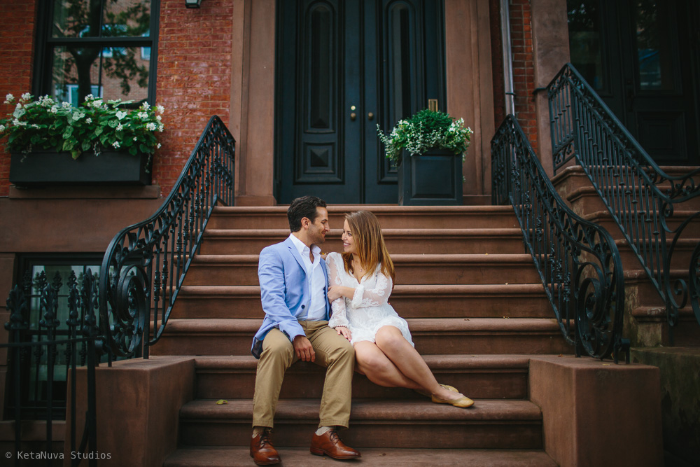 brooklyn-heights-and-dumbo-engagement-photos